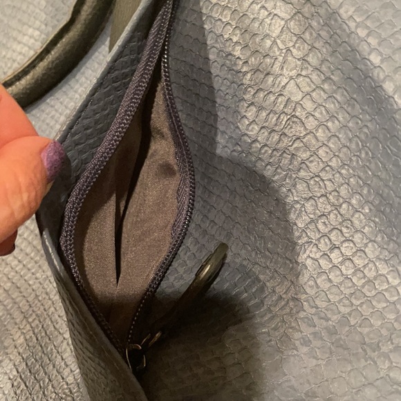 Purse - Picture 3 of 4